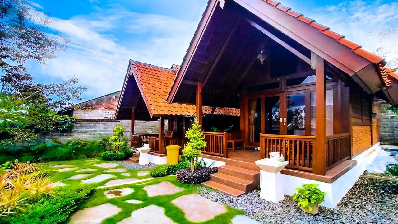 Andung Andung Villa And Resto Banyuwangi  Exterior photo
