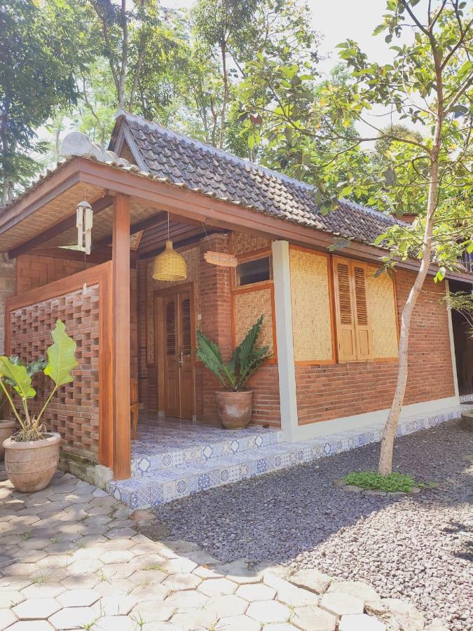 Andung Andung Villa And Resto Banyuwangi  Exterior photo