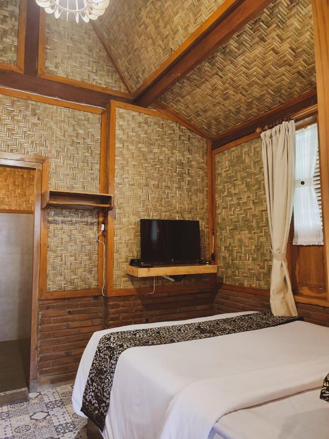 Andung Andung Villa And Resto Banyuwangi  Exterior photo